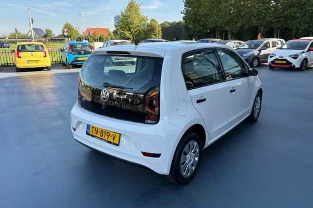 Volkswagen Up! (2018) thumbnail 5