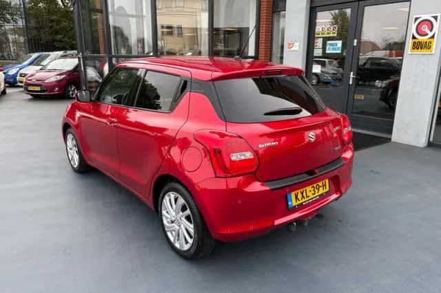 Suzuki Swift (2022) thumbnail 3