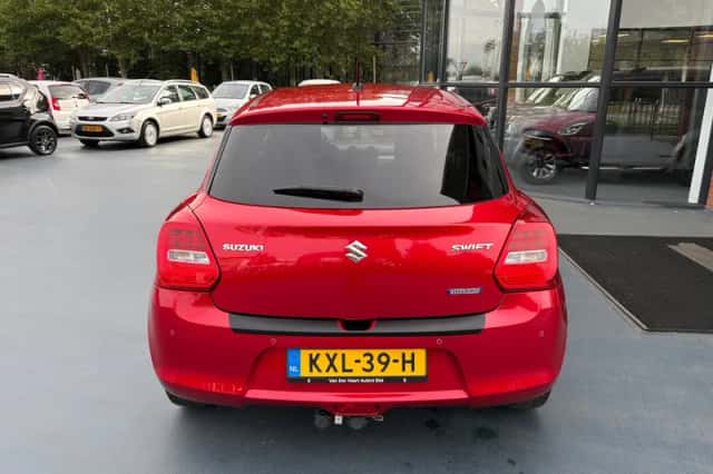 Suzuki Swift (2022) thumbnail 4