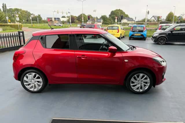 Suzuki Swift (2022) thumbnail 6