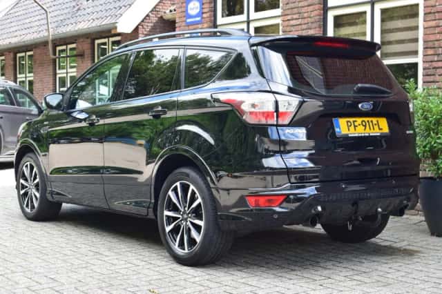 Ford Kuga (2017) thumbnail 3
