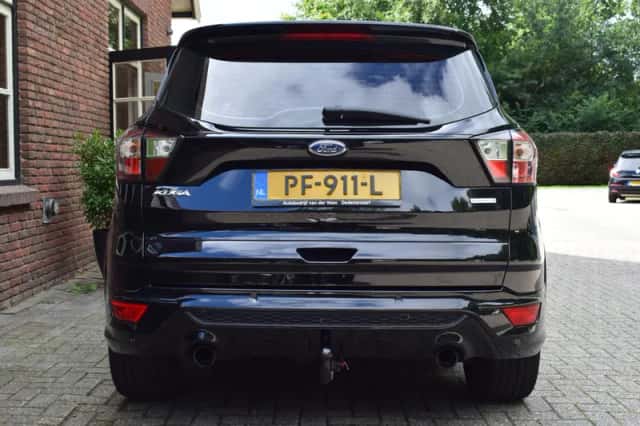 Ford Kuga (2017) thumbnail 4