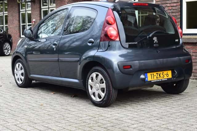 Peugeot 107 (2012) thumbnail 3