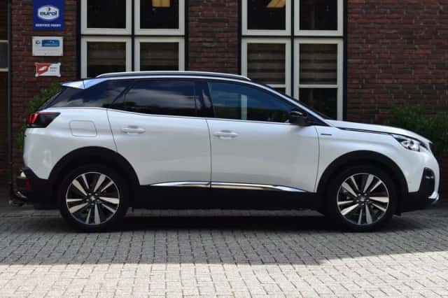 Peugeot 3008 (2017) thumbnail 6