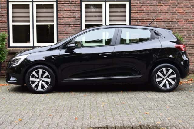 Renault Clio (2023) thumbnail 2