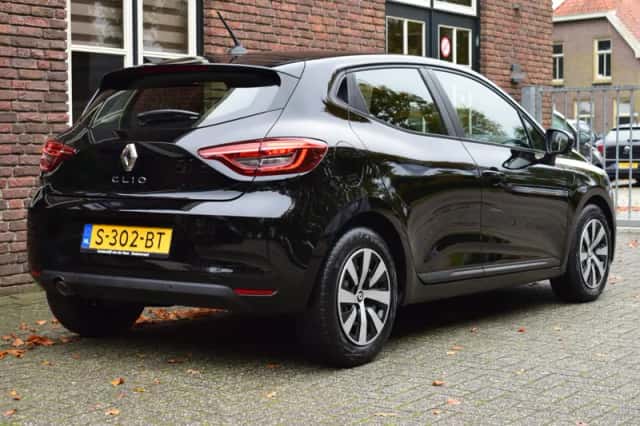 Renault Clio (2023) thumbnail 5