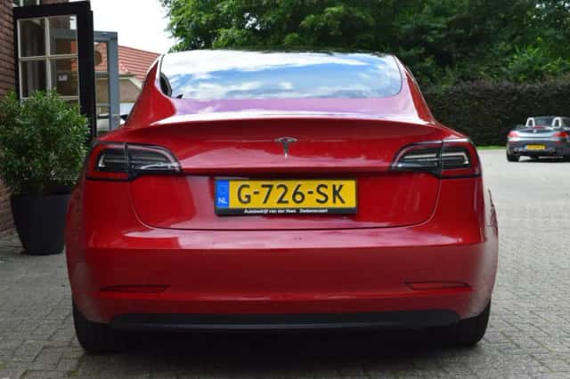 Tesla Model 3 (2019) thumbnail 4