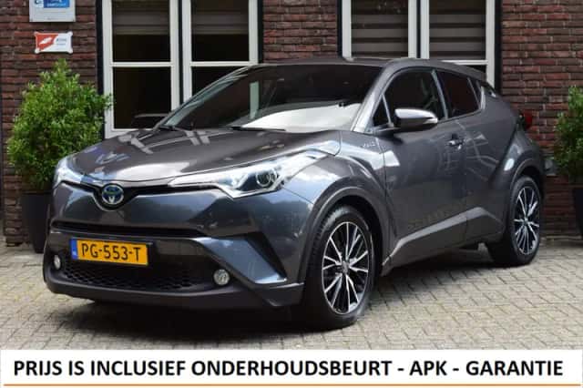 Toyota C-HR (2017) thumbnail 1