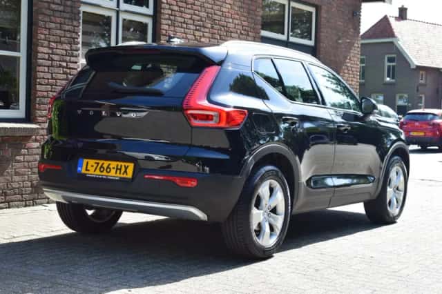 Volvo XC40 (2021) thumbnail 5