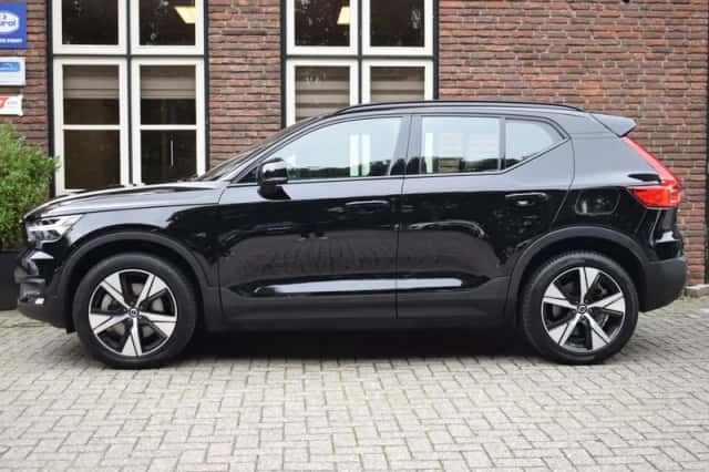 Volvo XC40 (2021) thumbnail 3