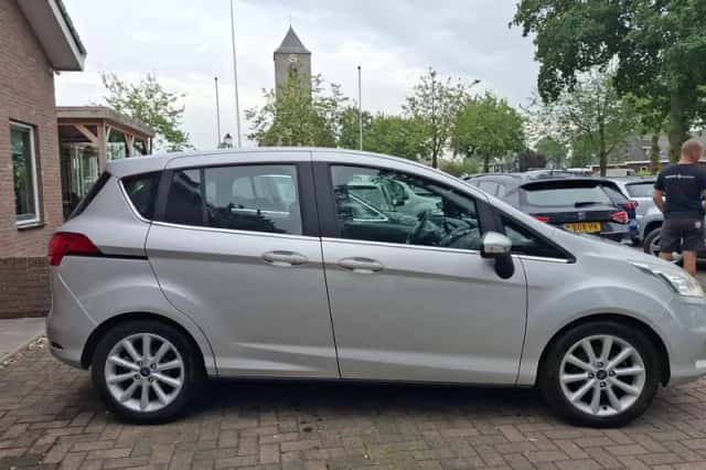 Ford B-Max (2016) thumbnail 6