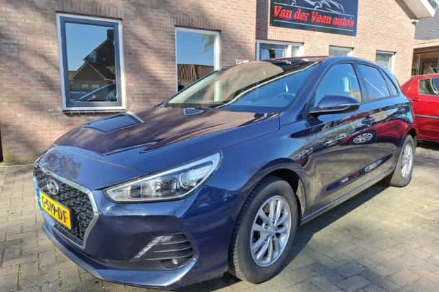 Hyundai i30 (2019) thumbnail 1