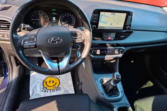 Hyundai i30 (2019) thumbnail 2