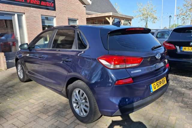 Hyundai i30 (2019) thumbnail 3