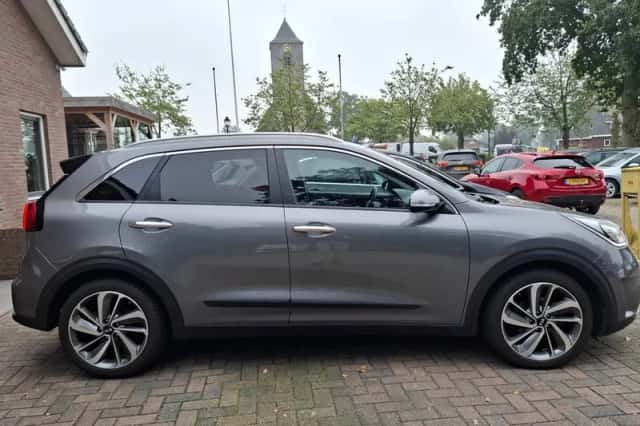 Kia Niro (2018) thumbnail 6