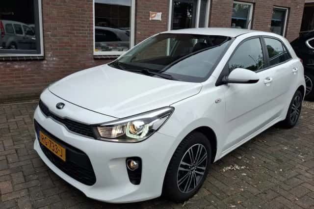 Kia Rio (2017) thumbnail 1