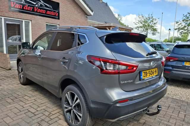Nissan Qashqai (2017) thumbnail 2