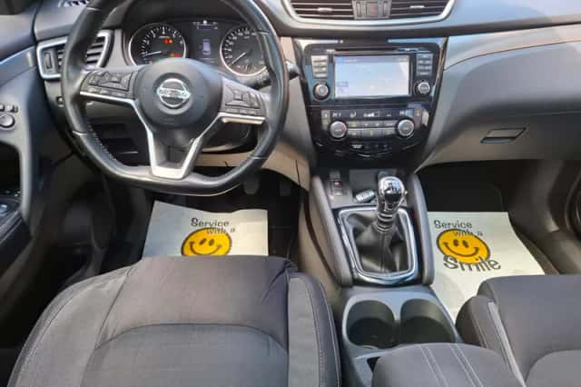 Nissan Qashqai (2017) thumbnail 3