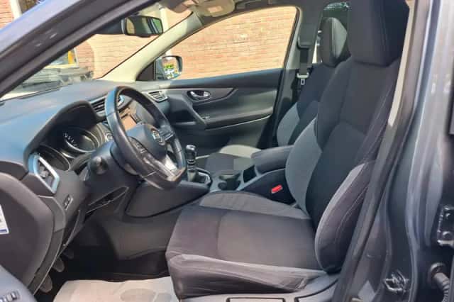 Nissan Qashqai (2017) thumbnail 5