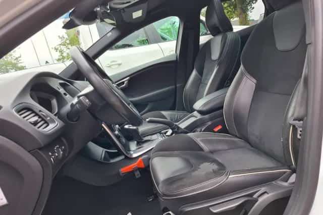 Volvo V40 (2019) thumbnail 4