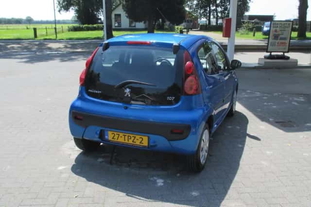 Peugeot 107 (2012) thumbnail 3