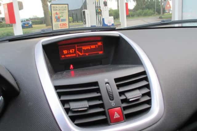 Peugeot 207 (2009) thumbnail 6