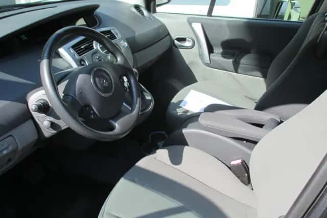Renault Scénic (2008) thumbnail 2