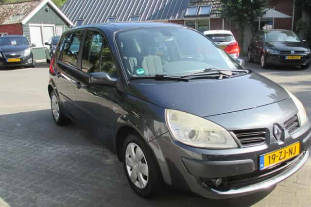 Renault Scénic (2008) thumbnail 4