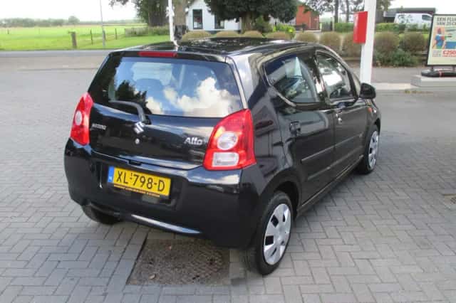 Suzuki Alto (2011) thumbnail 3