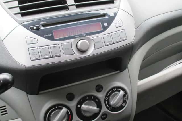 Suzuki Alto (2010) thumbnail 6