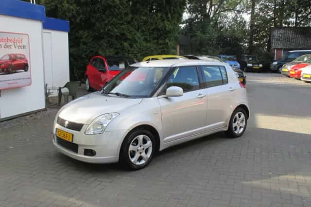 Suzuki Swift (2007) thumbnail 1
