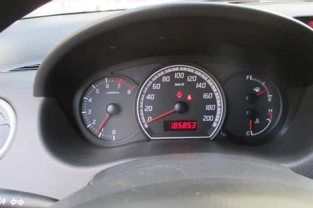 Suzuki Swift (2007) thumbnail 5