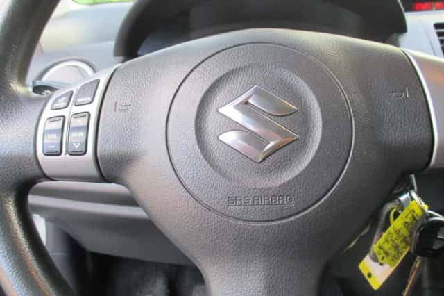 Suzuki Swift (2007) thumbnail 6