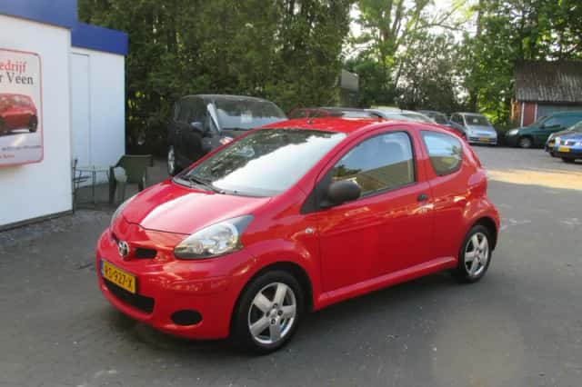Toyota Aygo (2010) thumbnail 1
