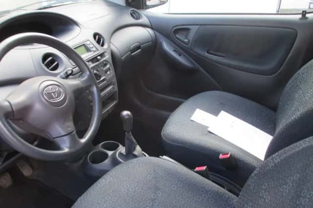 Toyota Yaris (2004) thumbnail 2