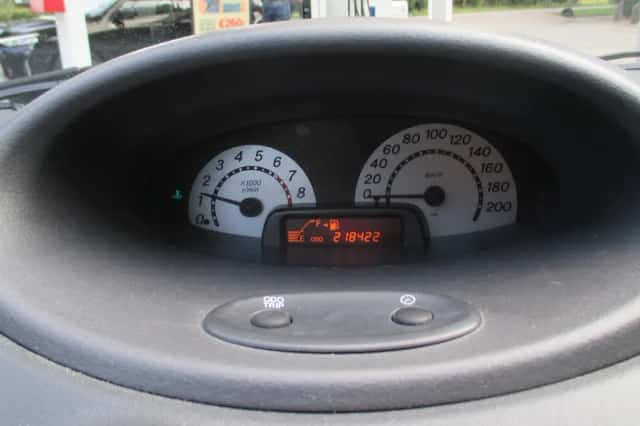 Toyota Yaris (2003) thumbnail 6