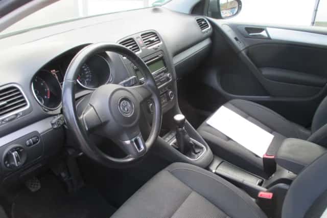 Volkswagen Golf (2011) thumbnail 2