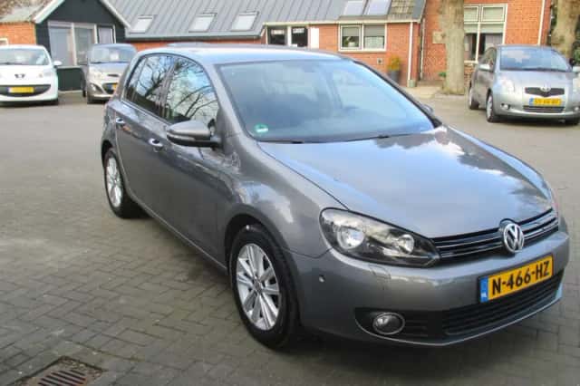 Volkswagen Golf (2011) thumbnail 4