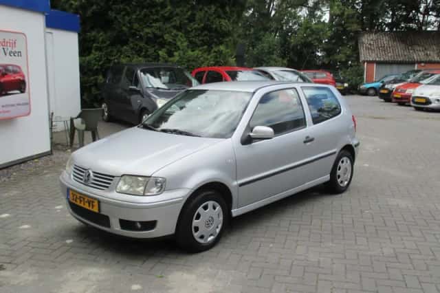 Volkswagen Polo (2000) thumbnail 1