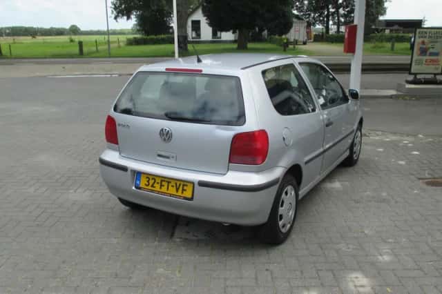 Volkswagen Polo (2000) thumbnail 3