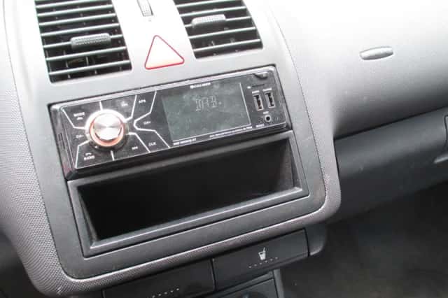 Volkswagen Polo (2000) thumbnail 6