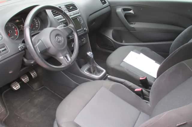 Volkswagen Polo (2011) thumbnail 2
