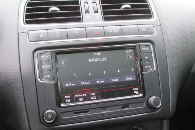 Volkswagen Polo (2011) thumbnail 6