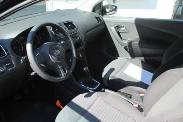 Volkswagen Polo (2010) thumbnail 2