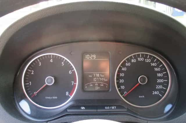 Volkswagen Polo (2010) thumbnail 5