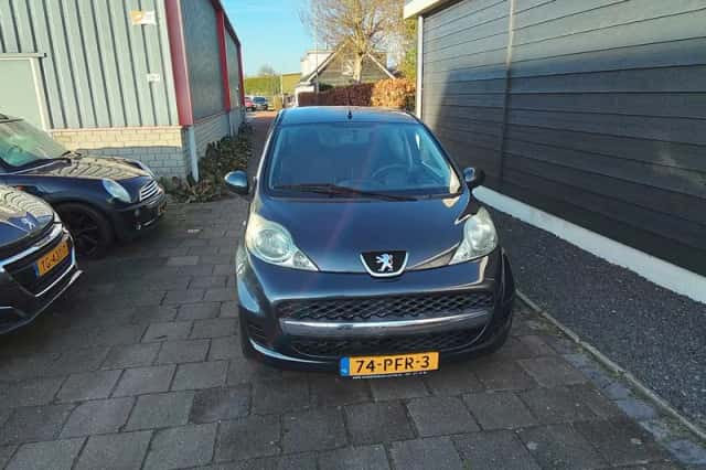 Peugeot 107 (2011) thumbnail 1