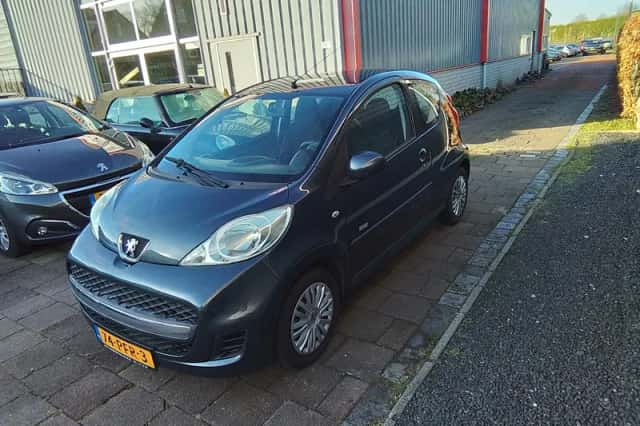 Peugeot 107 (2011) thumbnail 3