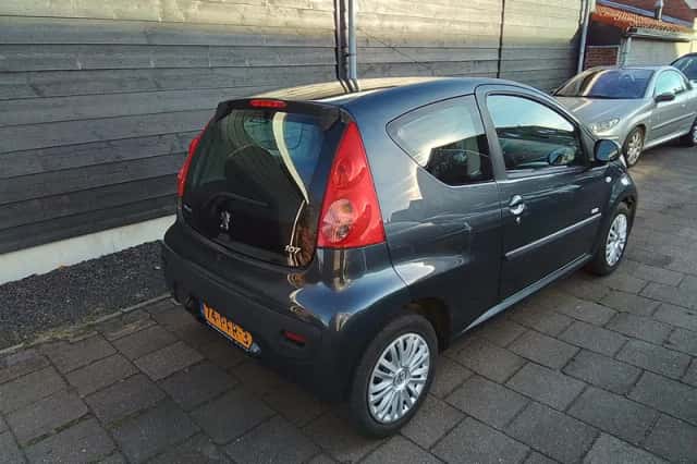 Peugeot 107 (2011) thumbnail 5