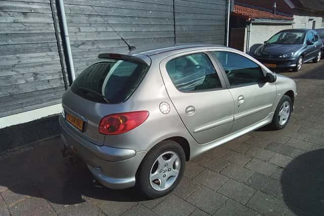 Peugeot 206 (2006) thumbnail 5