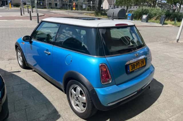 MINI Cooper (2004) thumbnail 3